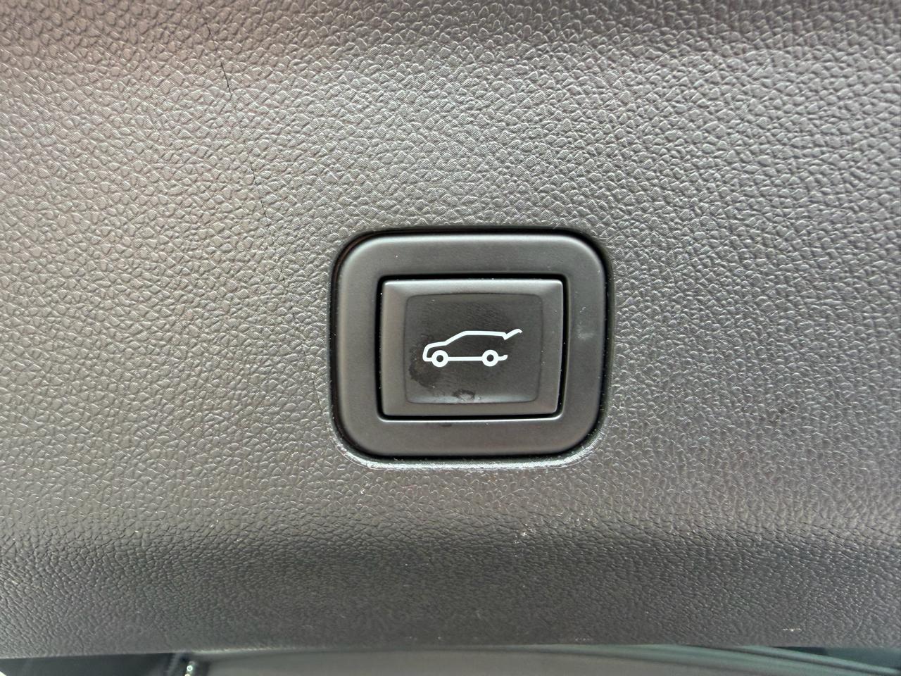 GMC Yukon XL 4WD 4dr SLT 2023