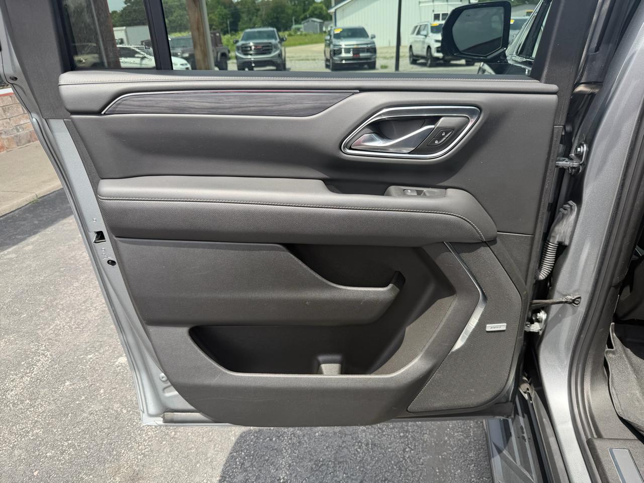 GMC Yukon XL 4WD 4dr SLT 2023