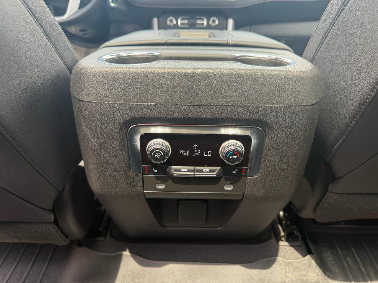 GMC Yukon XL 4WD 4dr SLT 2023
