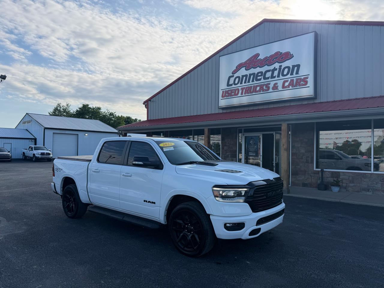 2022 RAM 1500 Laramie 4x4 Crew Cab 5'7's photo
