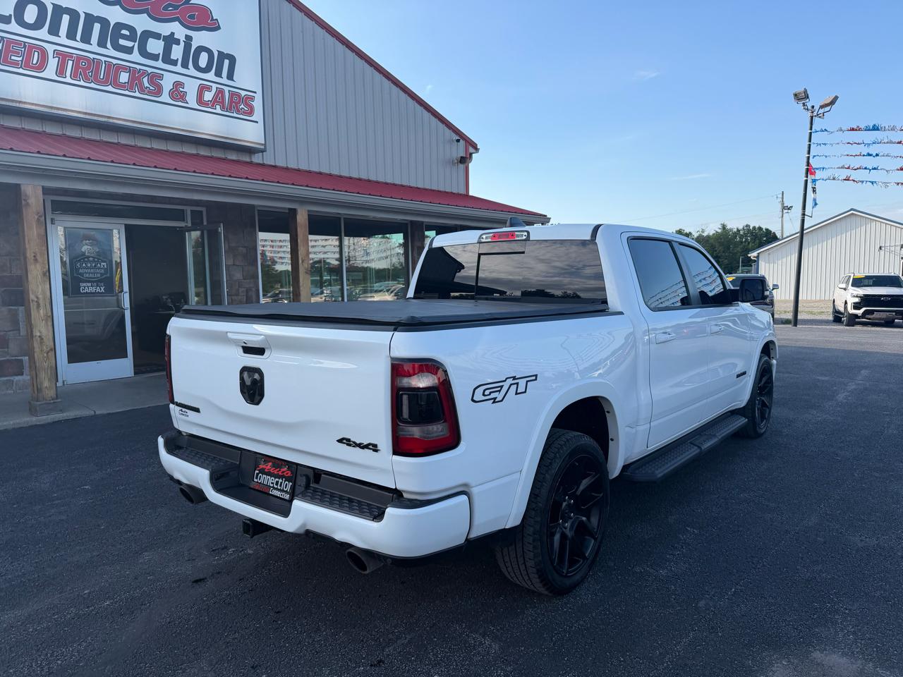 RAM 1500 Laramie 4x4 Crew Cab 5'7" Box 2022