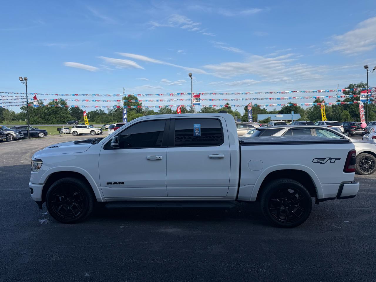 RAM 1500 Laramie 4x4 Crew Cab 5'7" Box 2022
