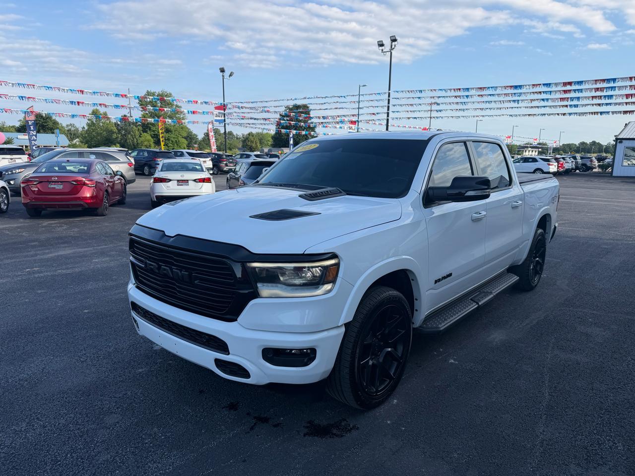 RAM 1500 Laramie 4x4 Crew Cab 5'7" Box 2022