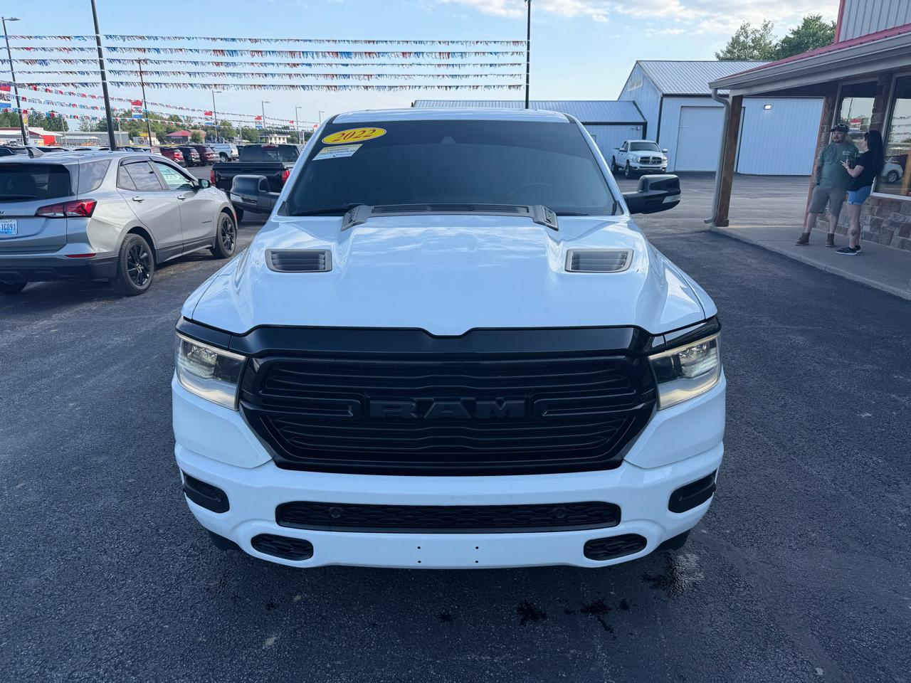 RAM 1500 Laramie 4x4 Crew Cab 5'7" Box 2022