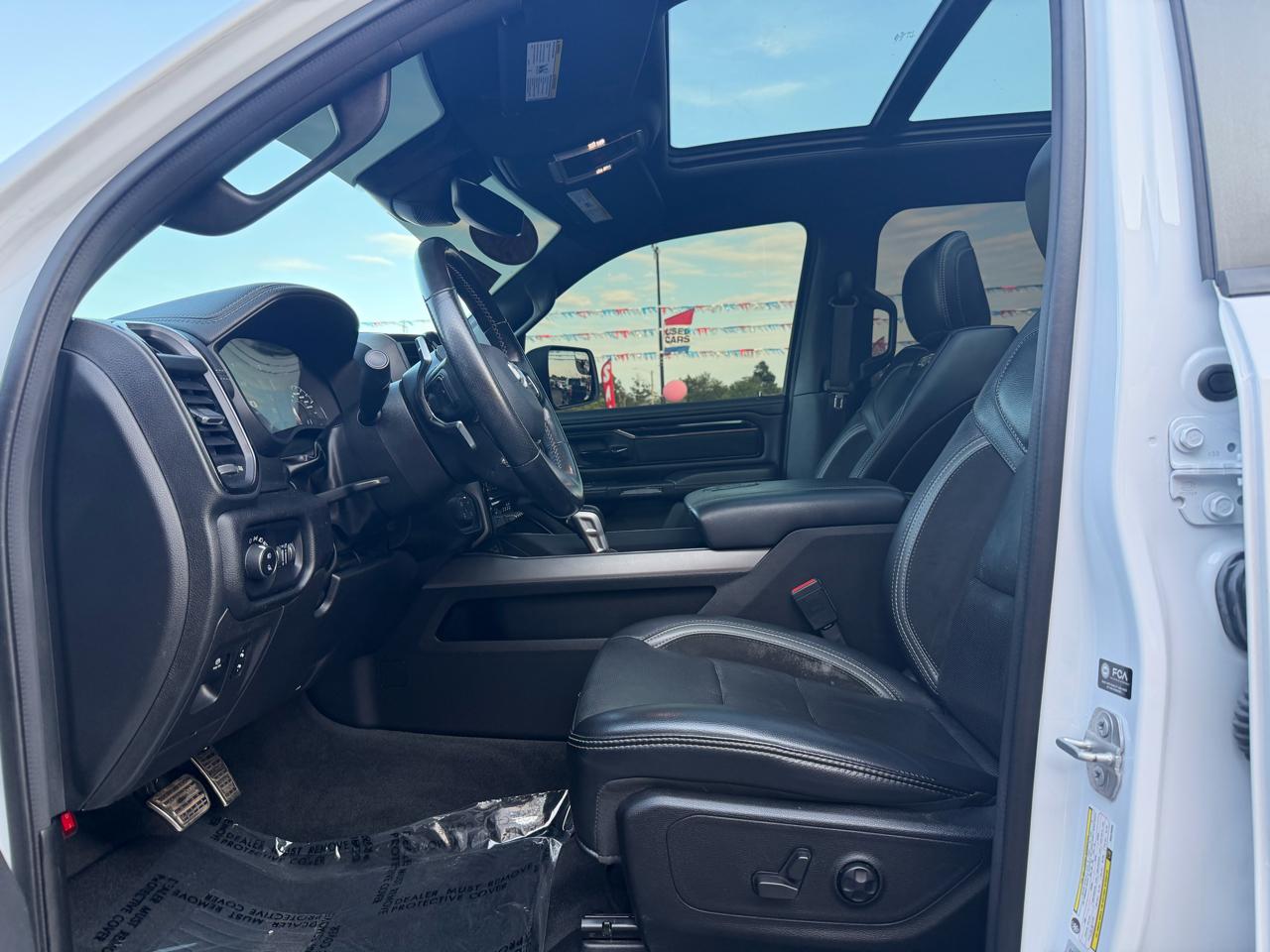 RAM 1500 Laramie 4x4 Crew Cab 5'7" Box 2022