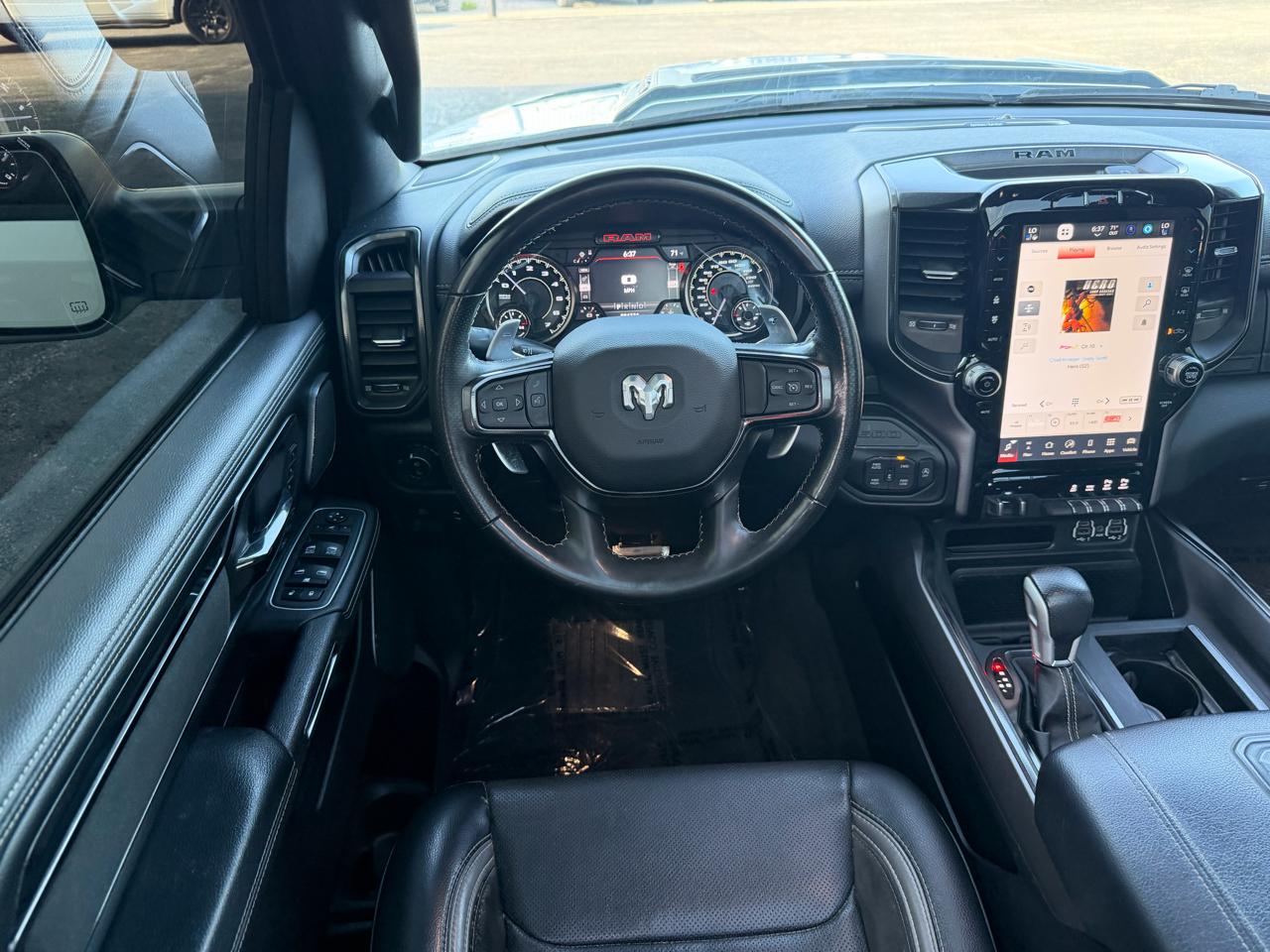 RAM 1500 Laramie 4x4 Crew Cab 5'7" Box 2022