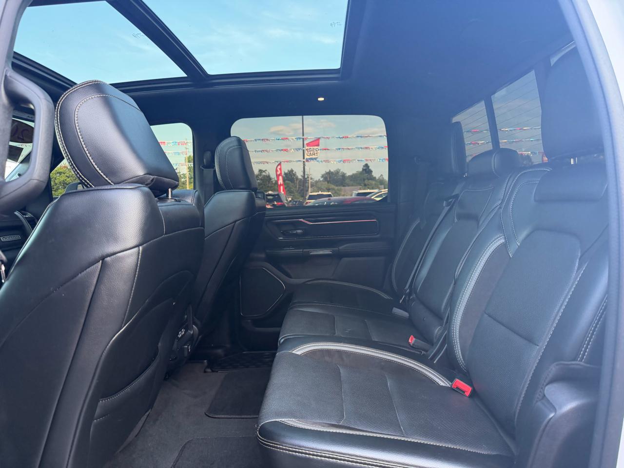 RAM 1500 Laramie 4x4 Crew Cab 5'7" Box 2022