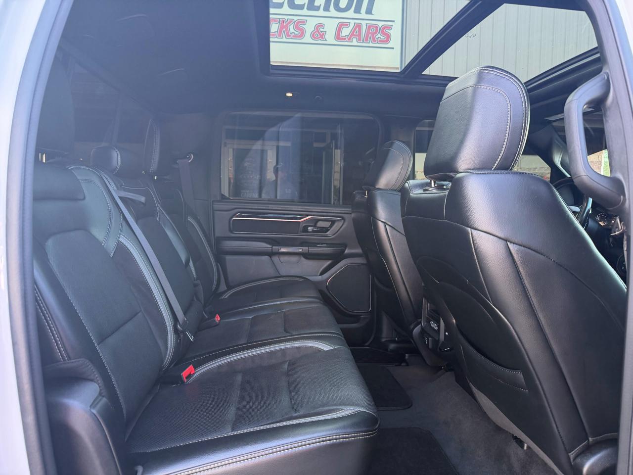 RAM 1500 Laramie 4x4 Crew Cab 5'7" Box 2022