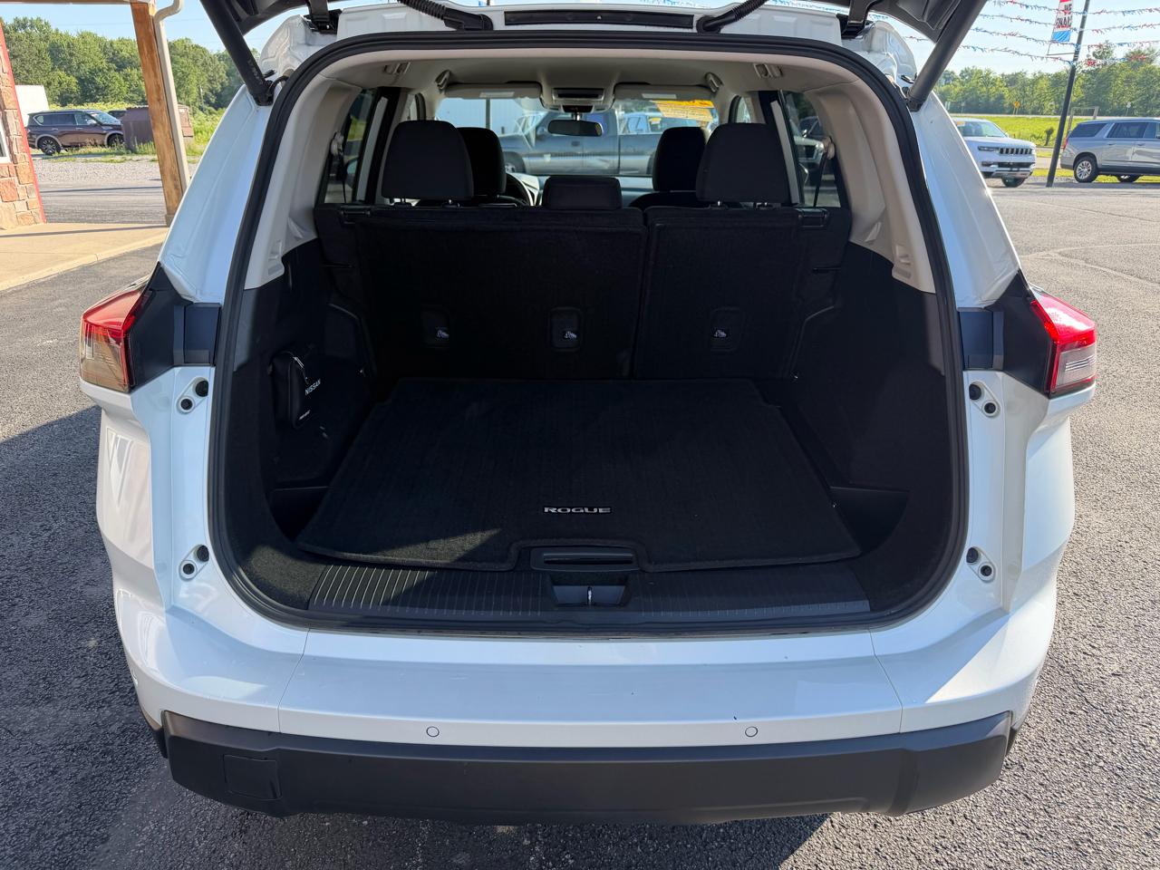 Nissan Rogue FWD SV 2025