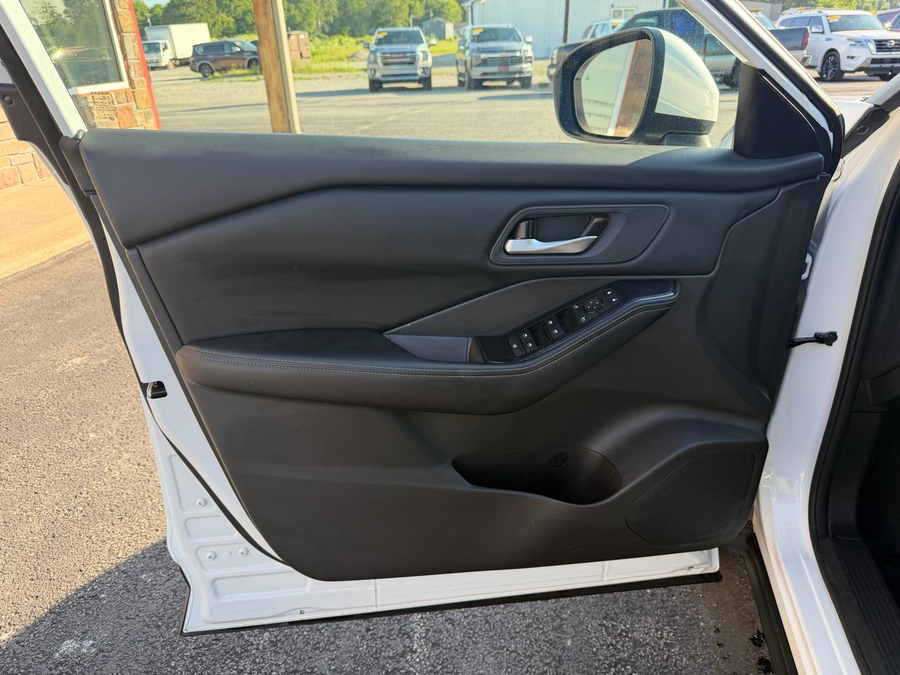 Nissan Rogue FWD SV 2025