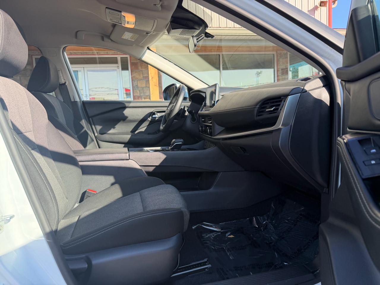Nissan Rogue FWD SV 2025