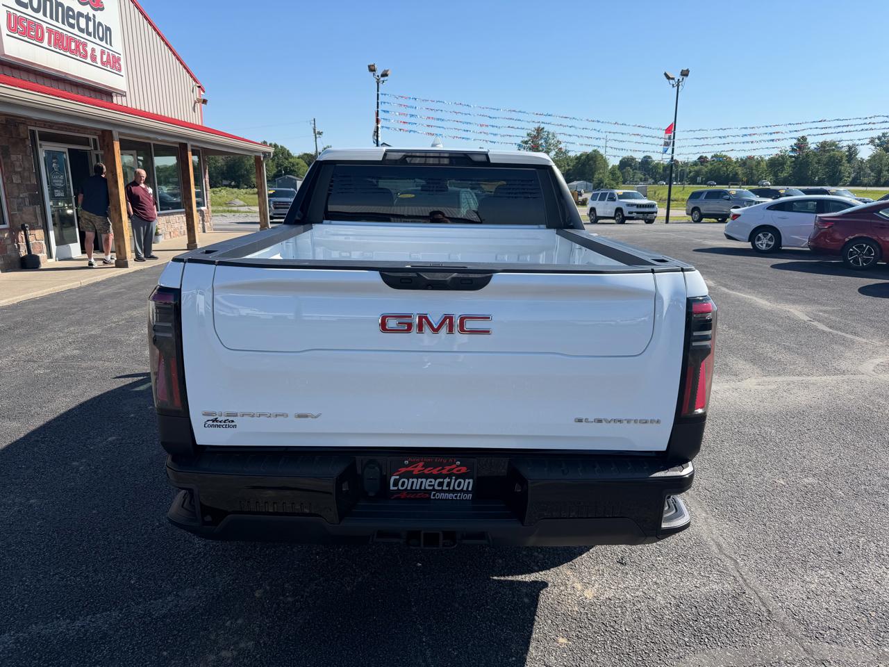 GMC Sierra EV e4WD Crew Cab Standard Range Elevation 2026