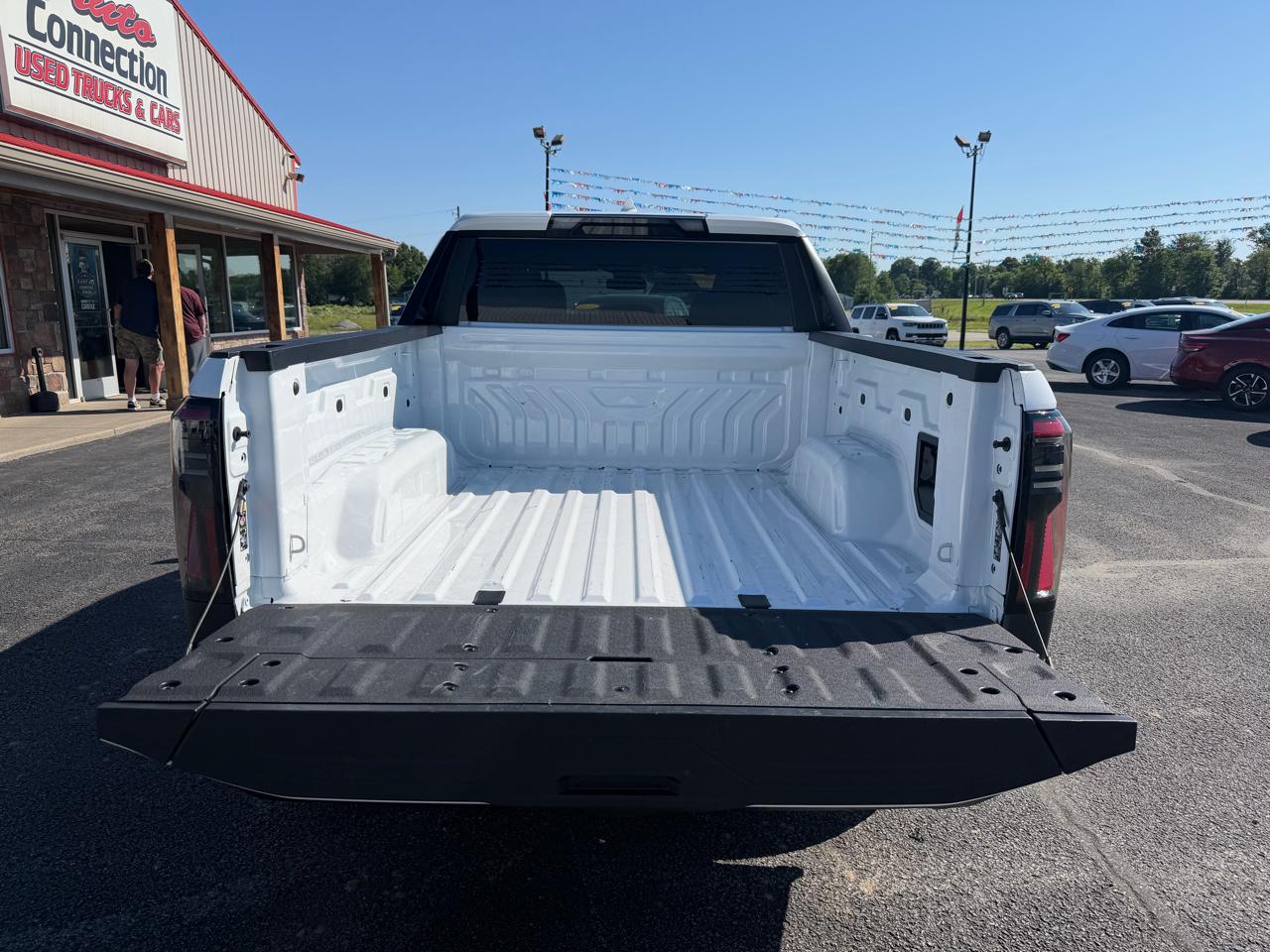 GMC Sierra EV e4WD Crew Cab Standard Range Elevation 2026