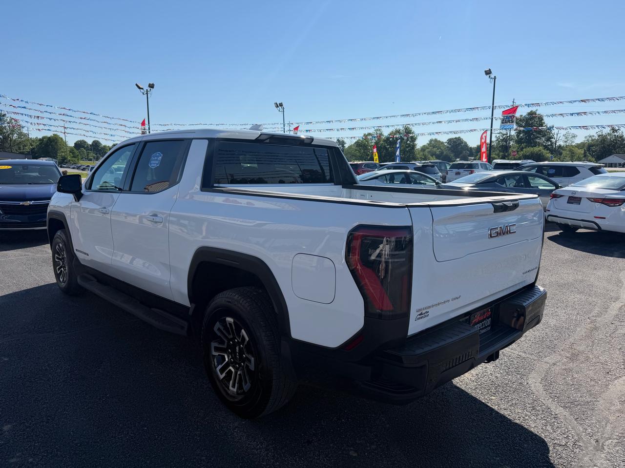 GMC Sierra EV e4WD Crew Cab Standard Range Elevation 2026