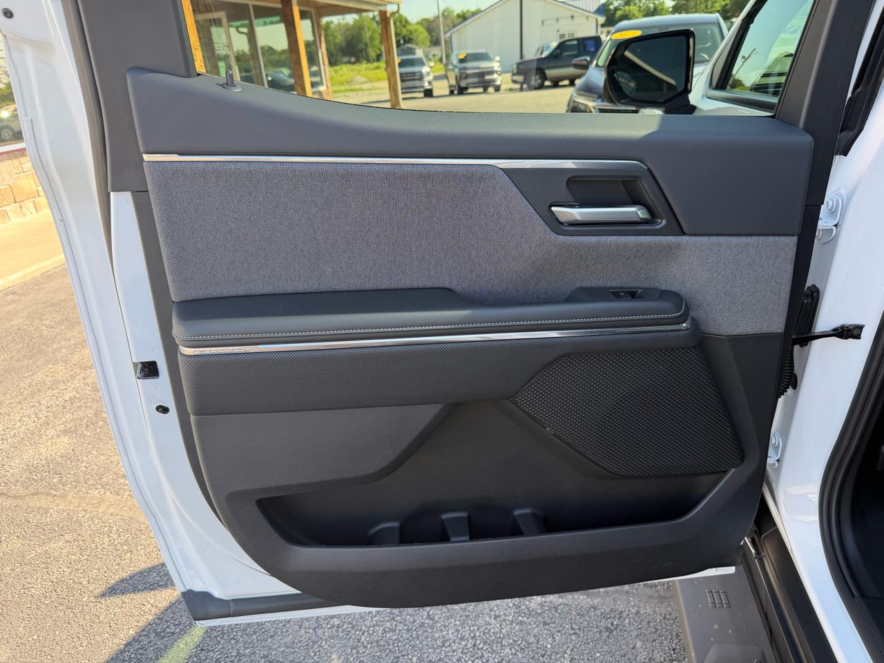 GMC Sierra EV e4WD Crew Cab Standard Range Elevation 2026