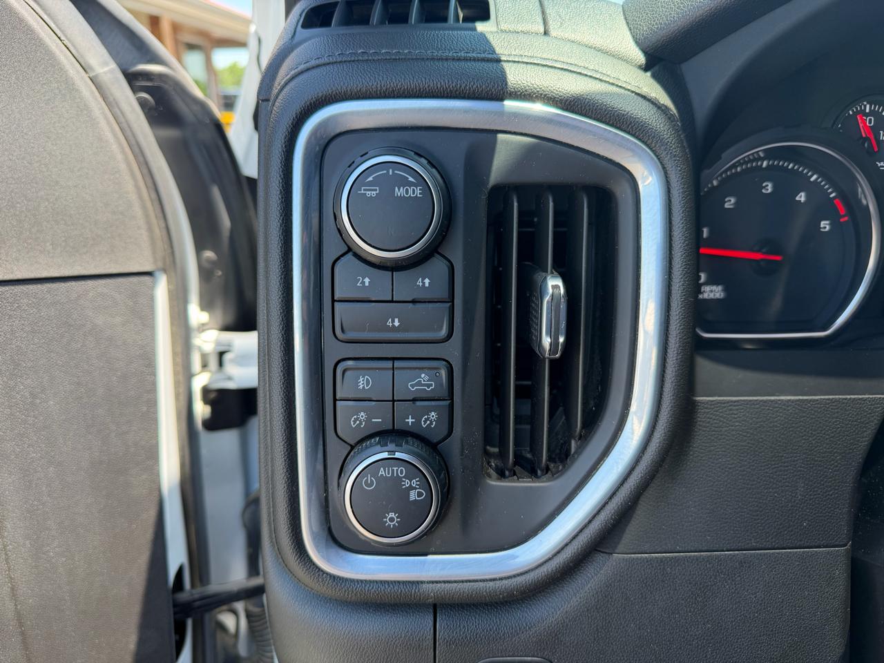 Chevrolet Silverado 2500HD 4WD Crew Cab 159" LT 2023
