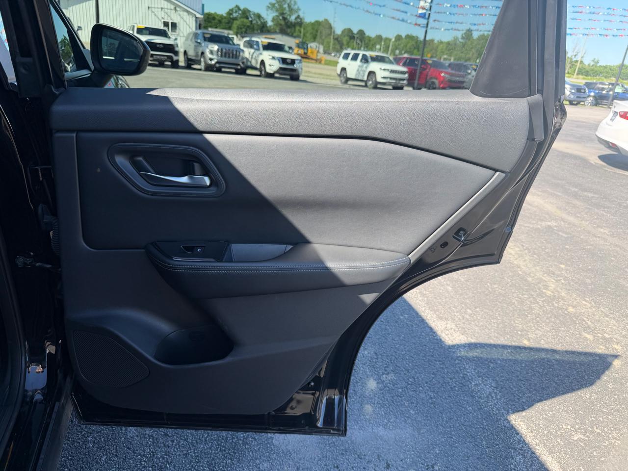 Nissan Rogue FWD SV 2024