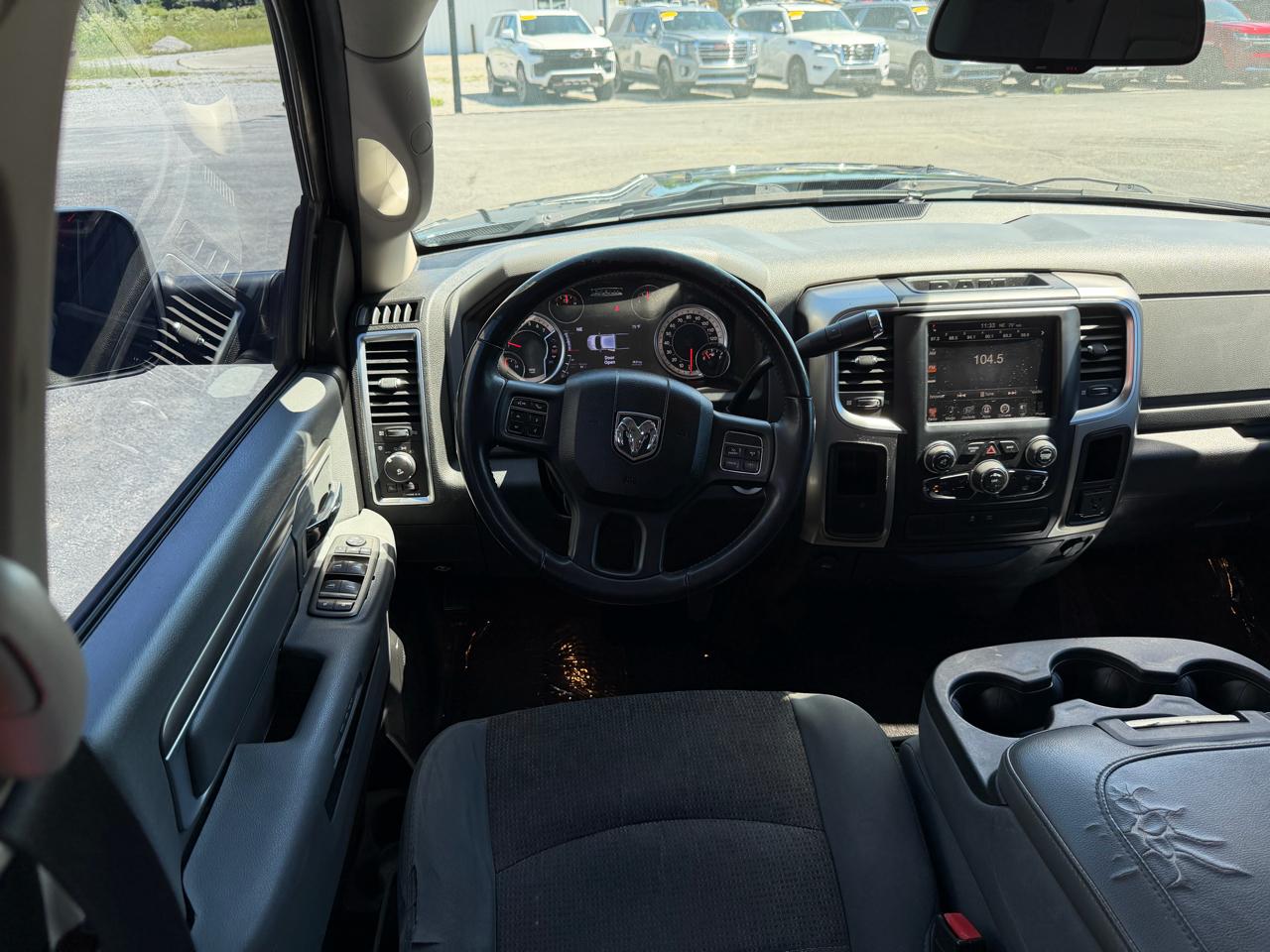 RAM 1500 2WD Crew Cab 140.5" Big Horn 2013