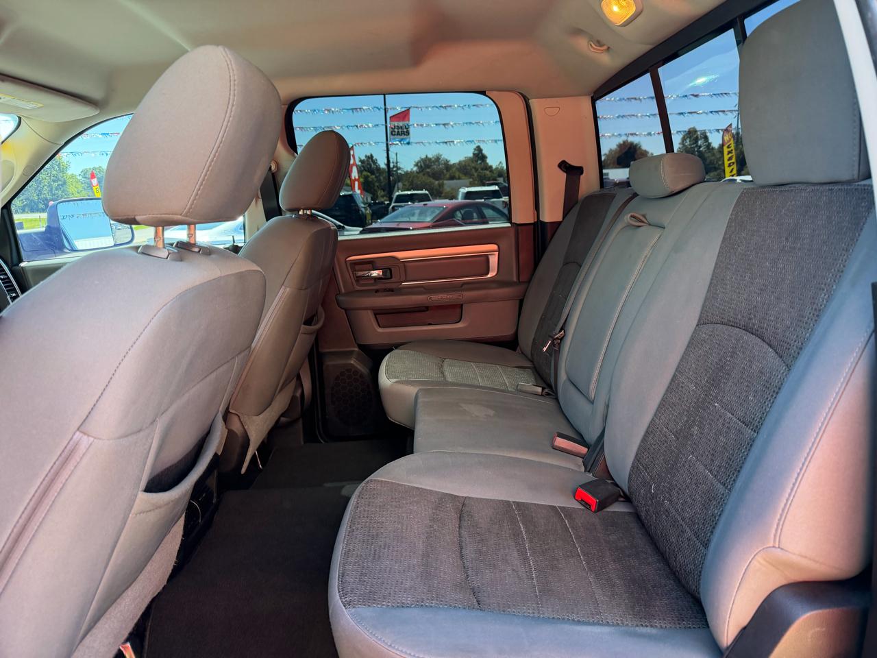 RAM 1500 2WD Crew Cab 140.5" Big Horn 2013