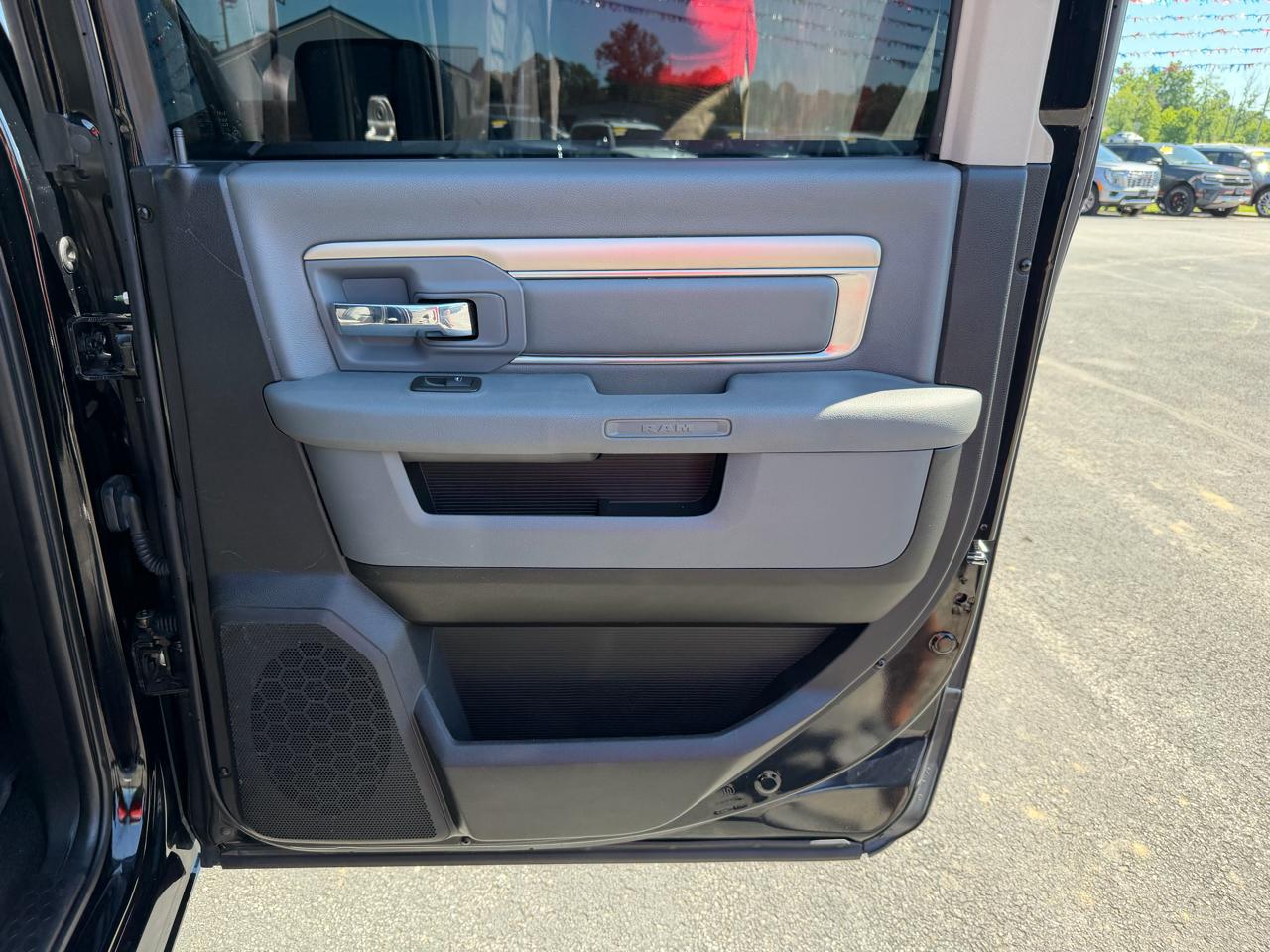 RAM 1500 2WD Crew Cab 140.5" Big Horn 2013