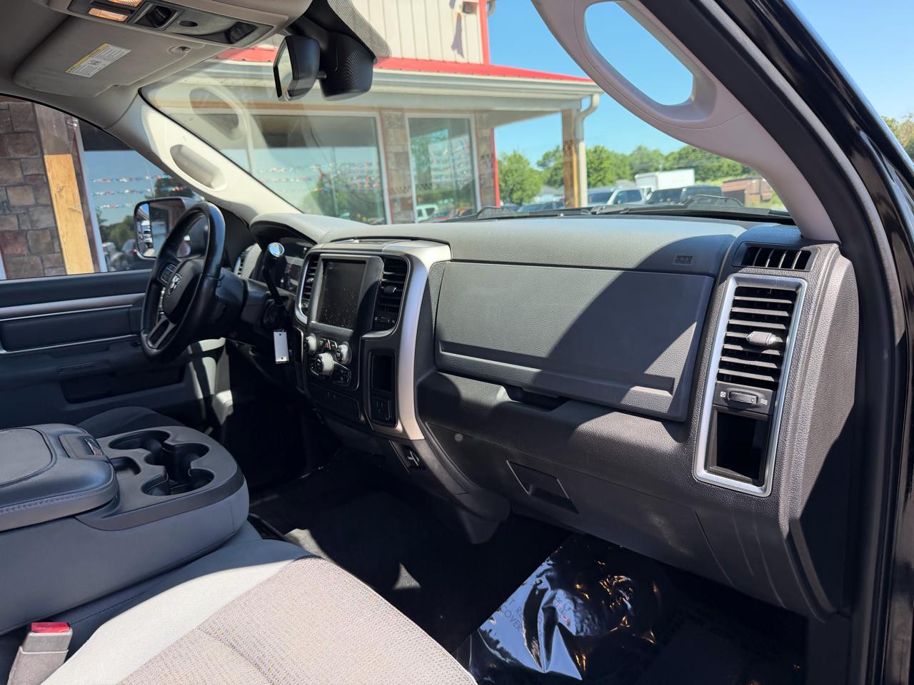 RAM 1500 2WD Crew Cab 140.5" Big Horn 2013