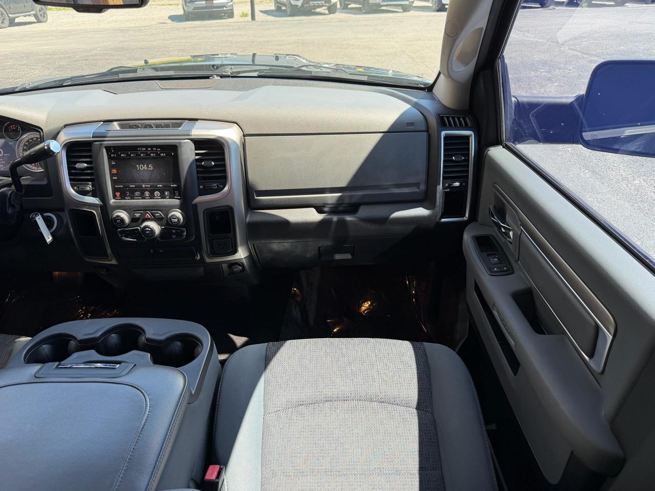 RAM 1500 2WD Crew Cab 140.5" Big Horn 2013