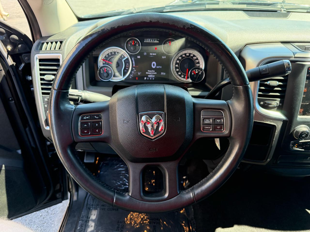 RAM 1500 2WD Crew Cab 140.5" Big Horn 2013