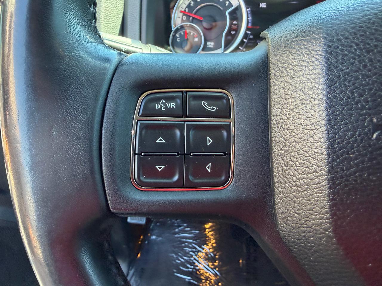 RAM 1500 2WD Crew Cab 140.5" Big Horn 2013