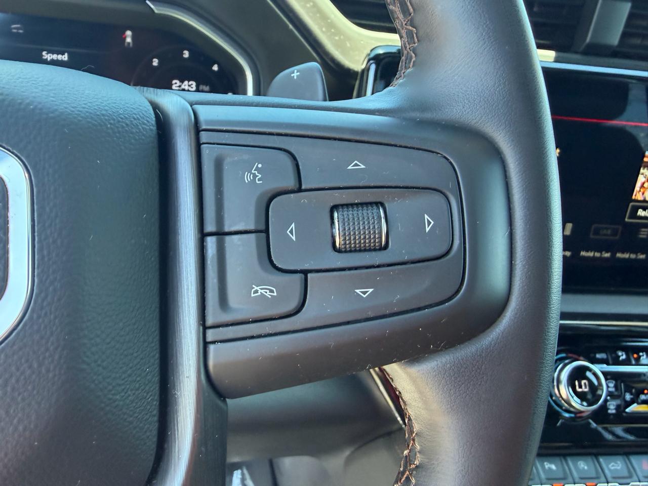 GMC Sierra 1500 4WD Crew Cab 147" AT4 2023