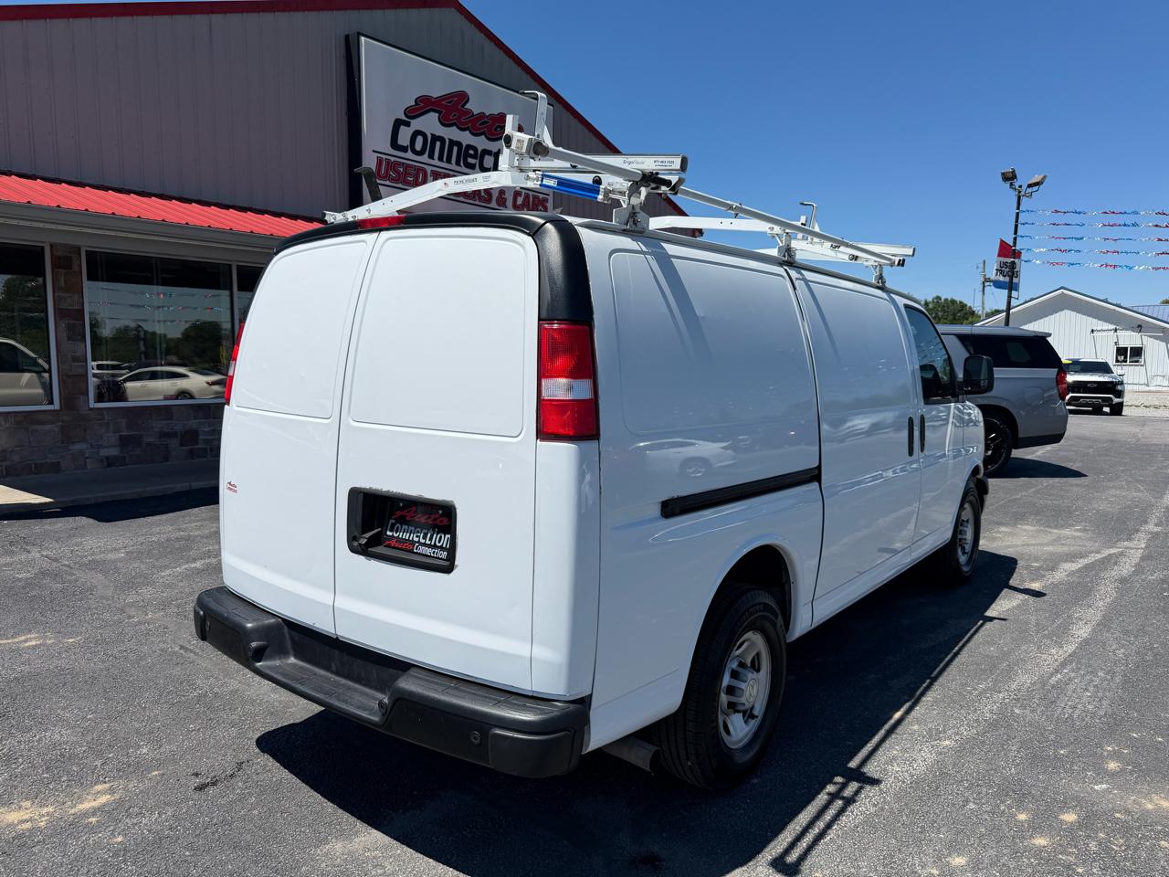 Chevrolet Express Cargo Van RWD 2500 135" 2021