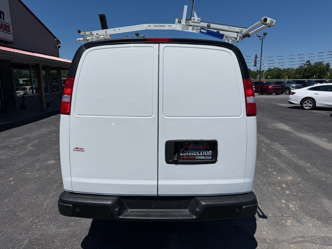 Chevrolet Express Cargo Van RWD 2500 135" 2021