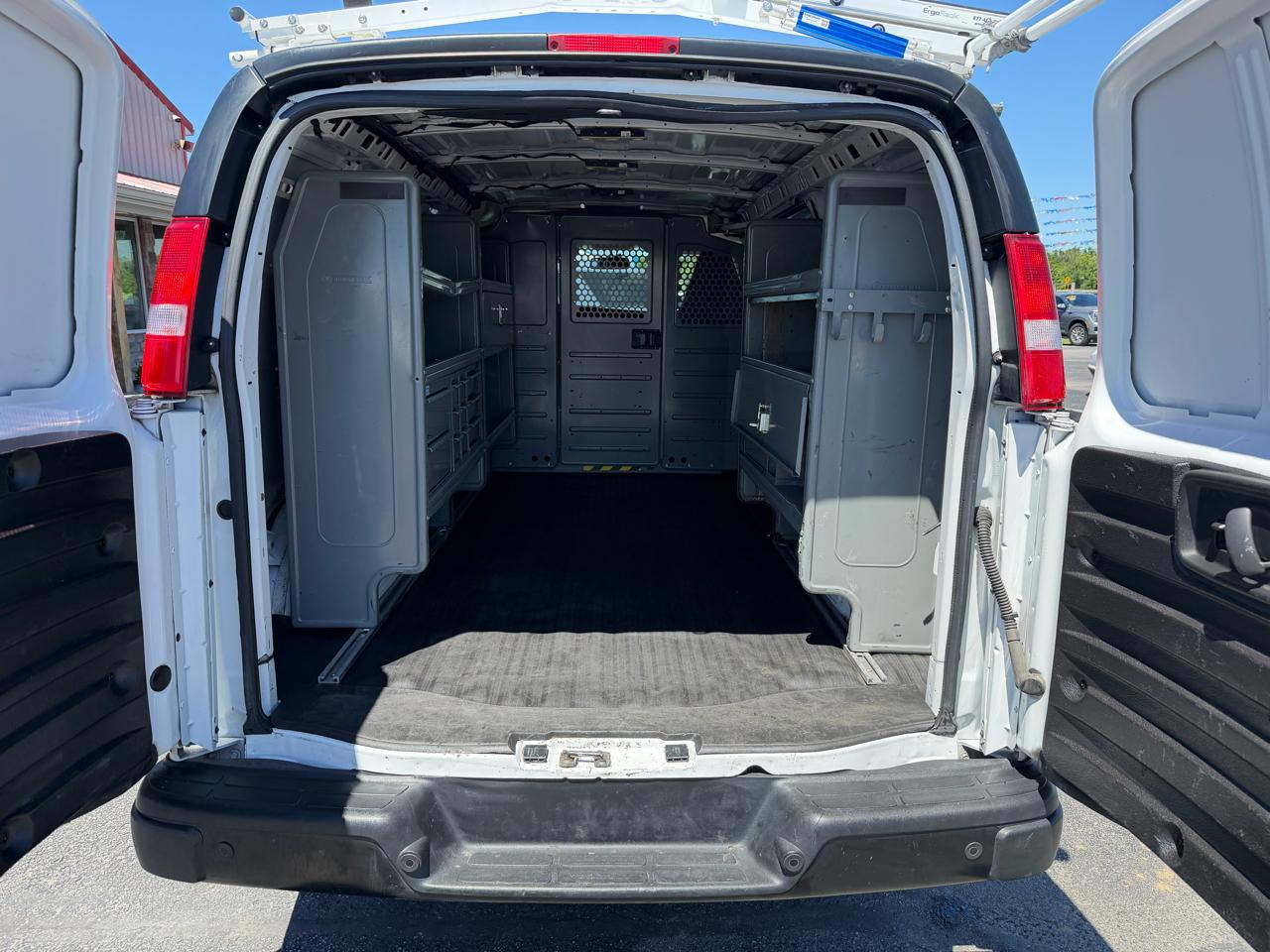 Chevrolet Express Cargo Van RWD 2500 135" 2021