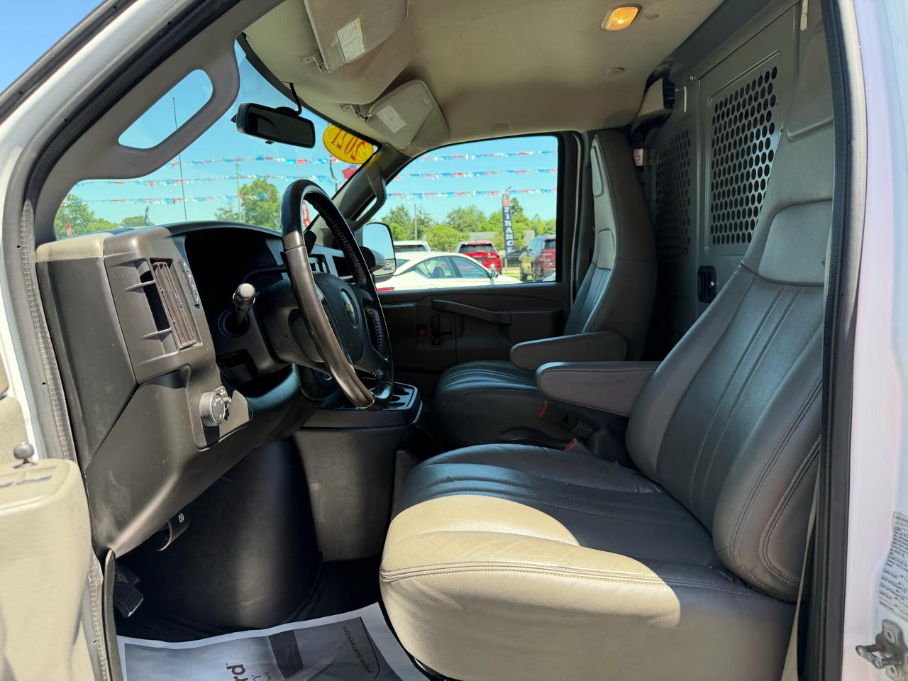 Chevrolet Express Cargo Van RWD 2500 135" 2021