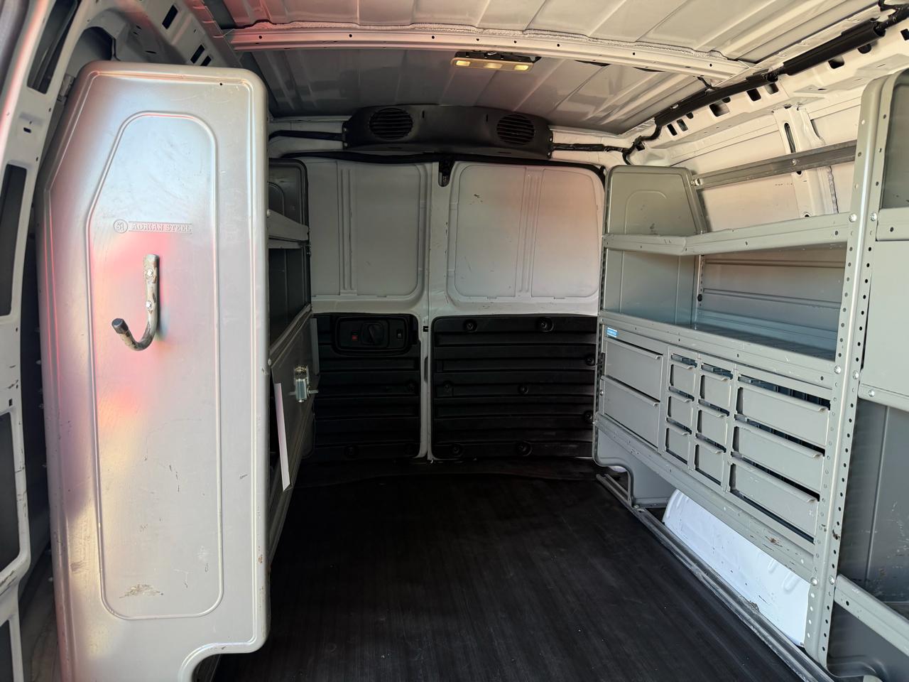 Chevrolet Express Cargo Van RWD 2500 135" 2021