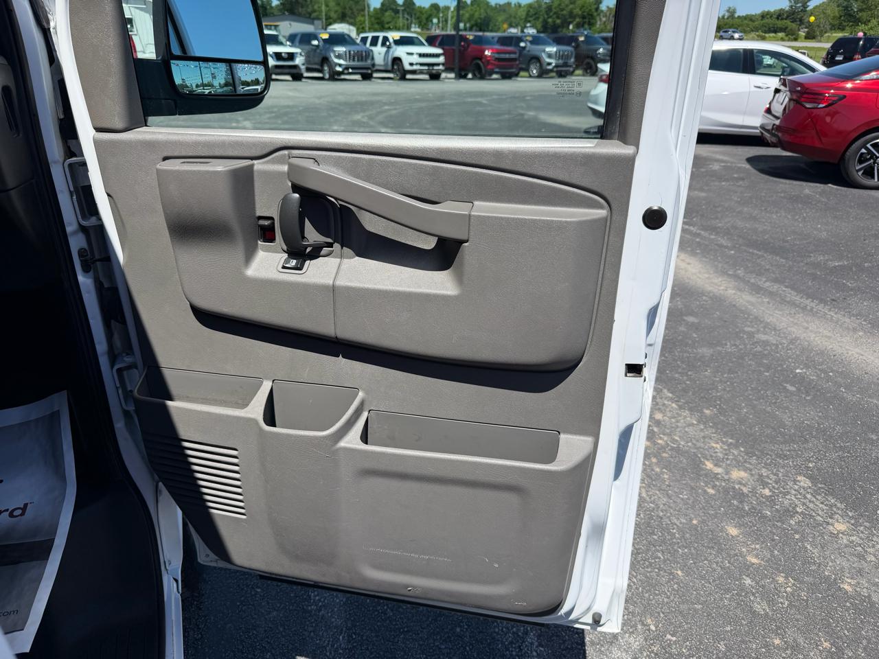 Chevrolet Express Cargo Van RWD 2500 135" 2021