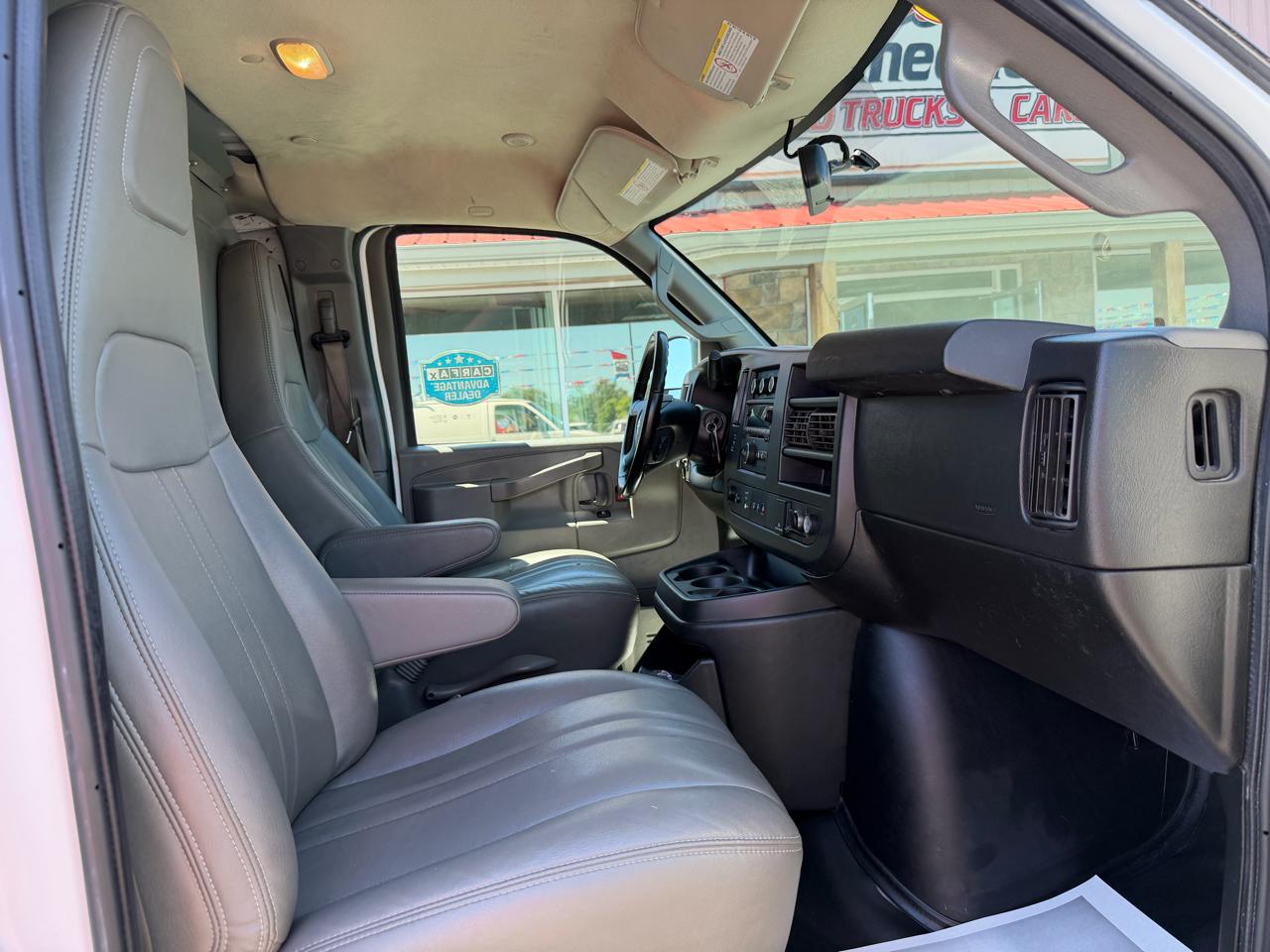 Chevrolet Express Cargo Van RWD 2500 135" 2021