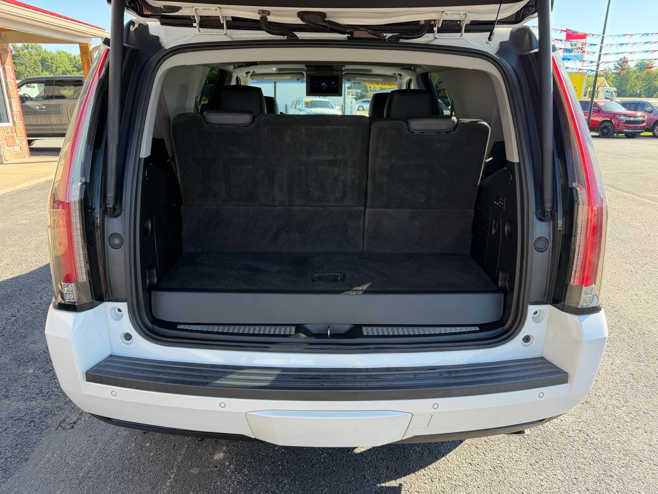 Cadillac Escalade 4WD 4dr Luxury 2017