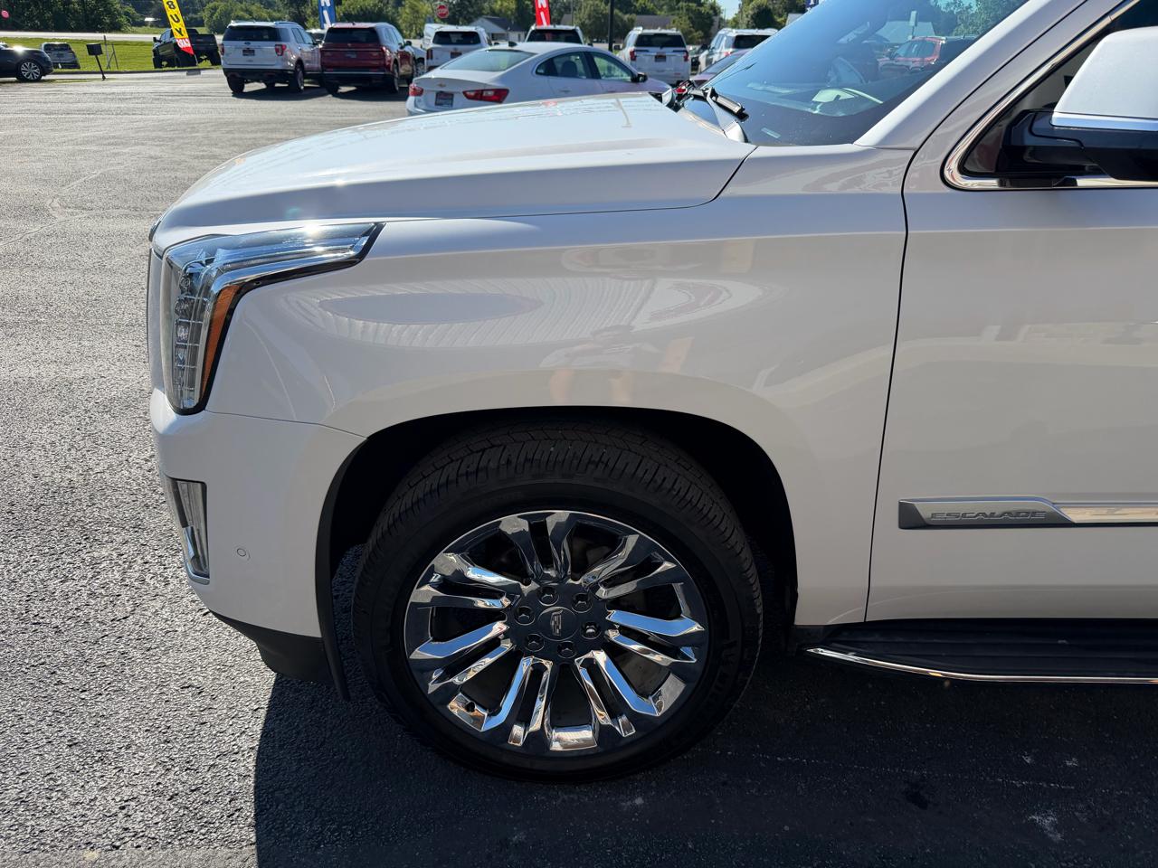 Cadillac Escalade 4WD 4dr Luxury 2017