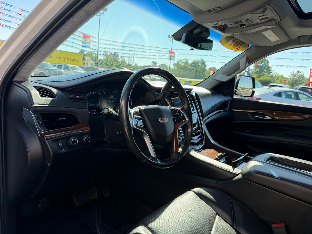 Cadillac Escalade 4WD 4dr Luxury 2017