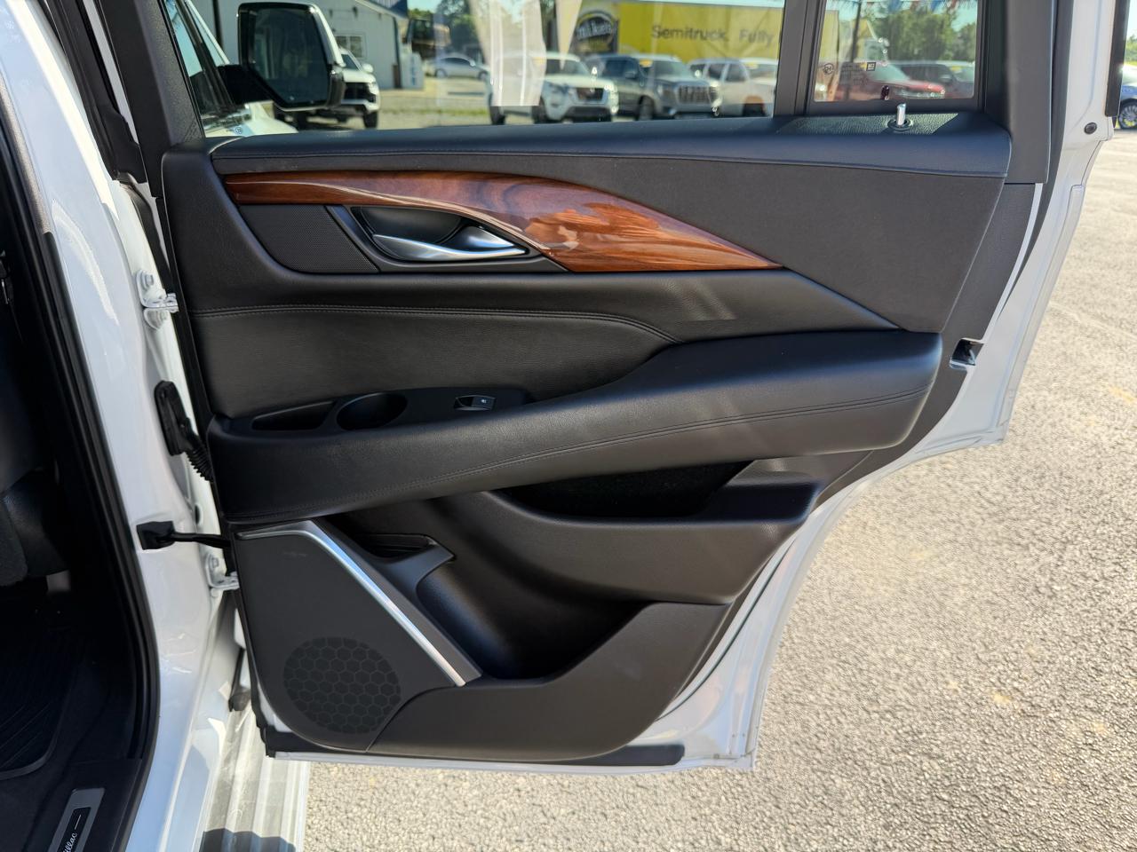 Cadillac Escalade 4WD 4dr Luxury 2017