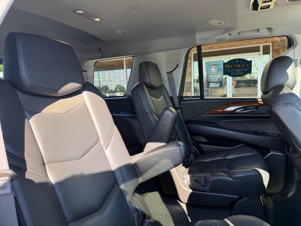 Cadillac Escalade 4WD 4dr Luxury 2017