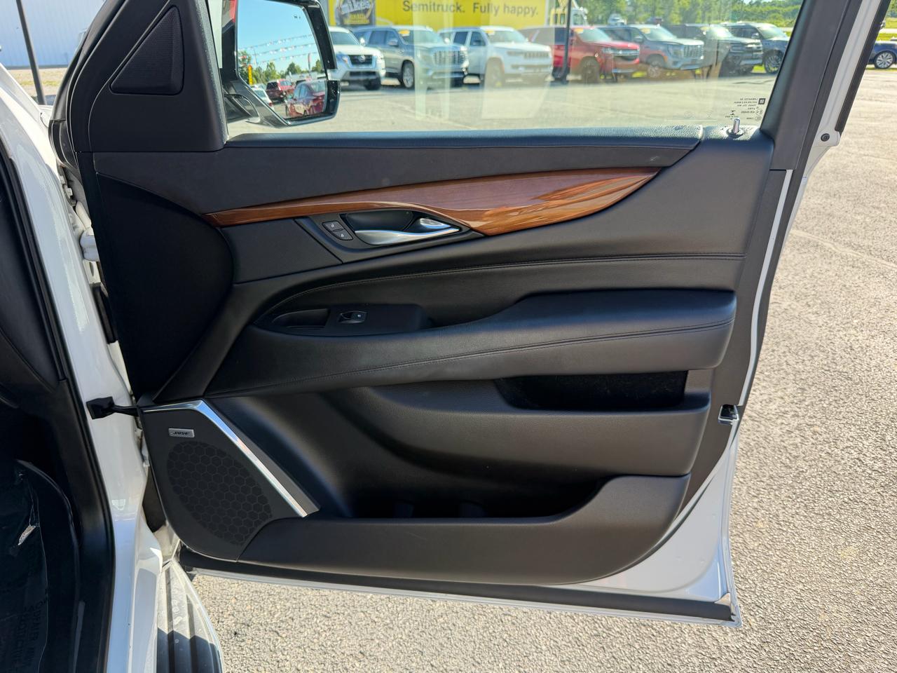 Cadillac Escalade 4WD 4dr Luxury 2017