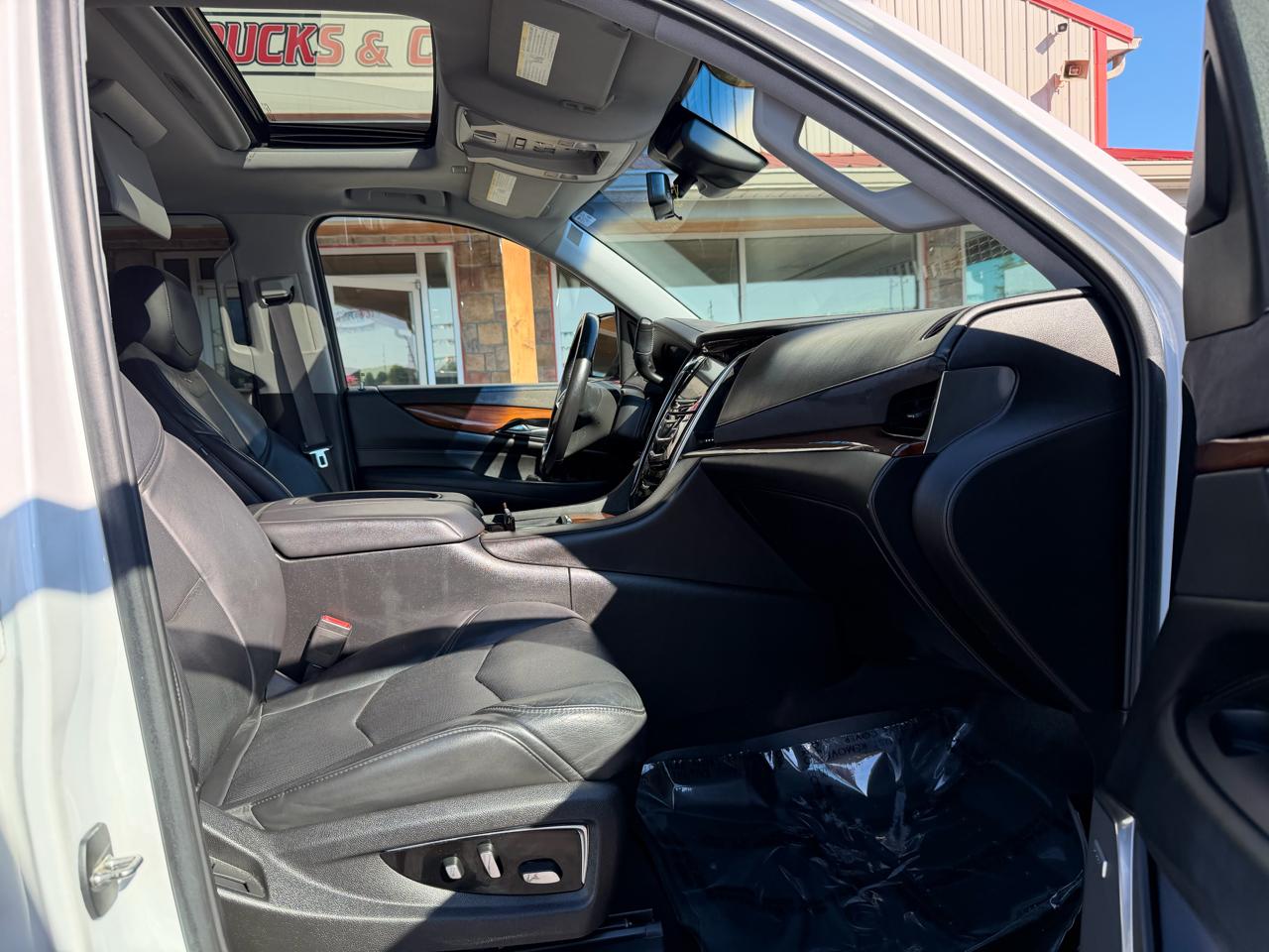 Cadillac Escalade 4WD 4dr Luxury 2017