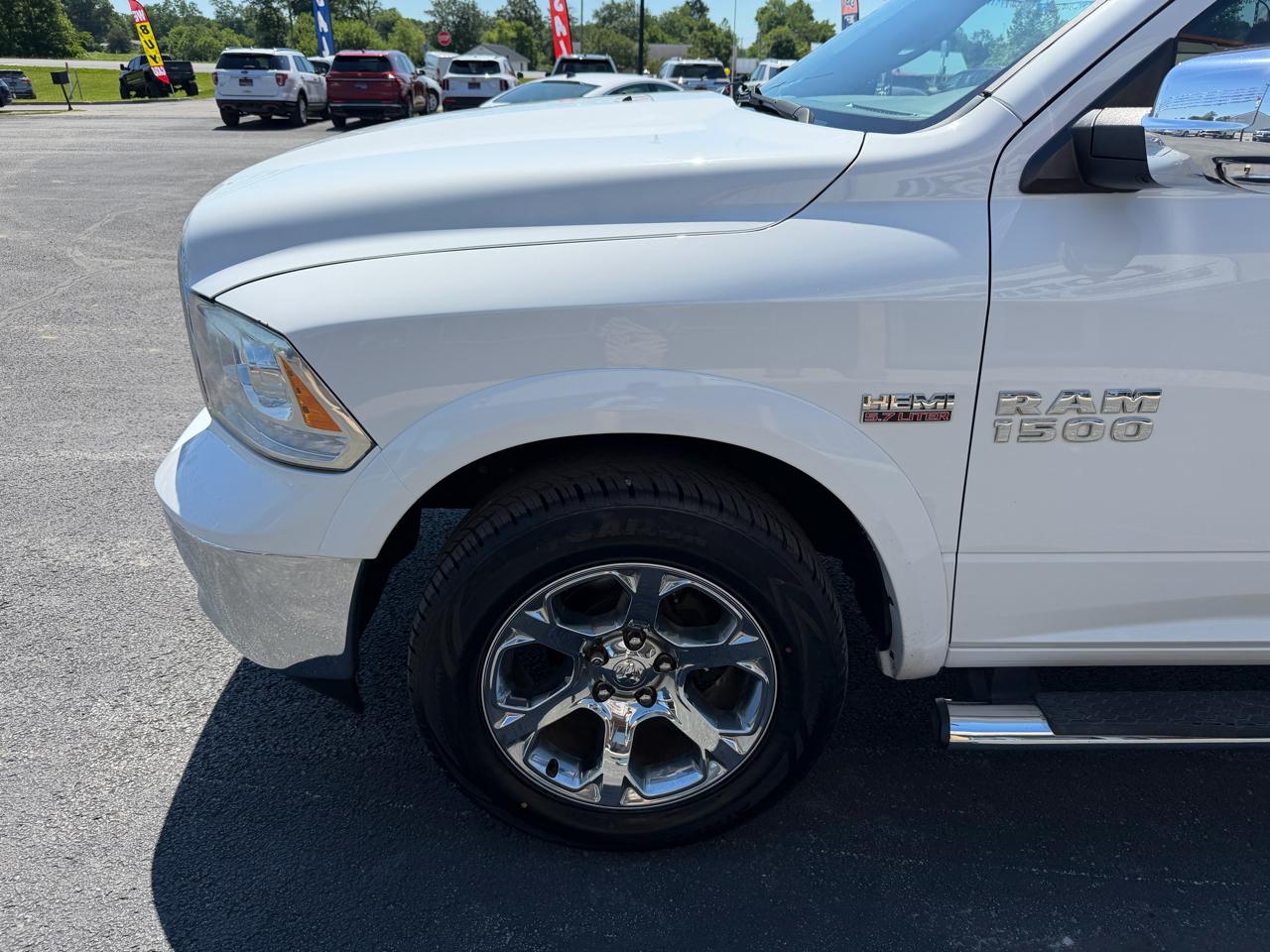 RAM 1500 4WD Crew Cab 140.5" Laramie 2015