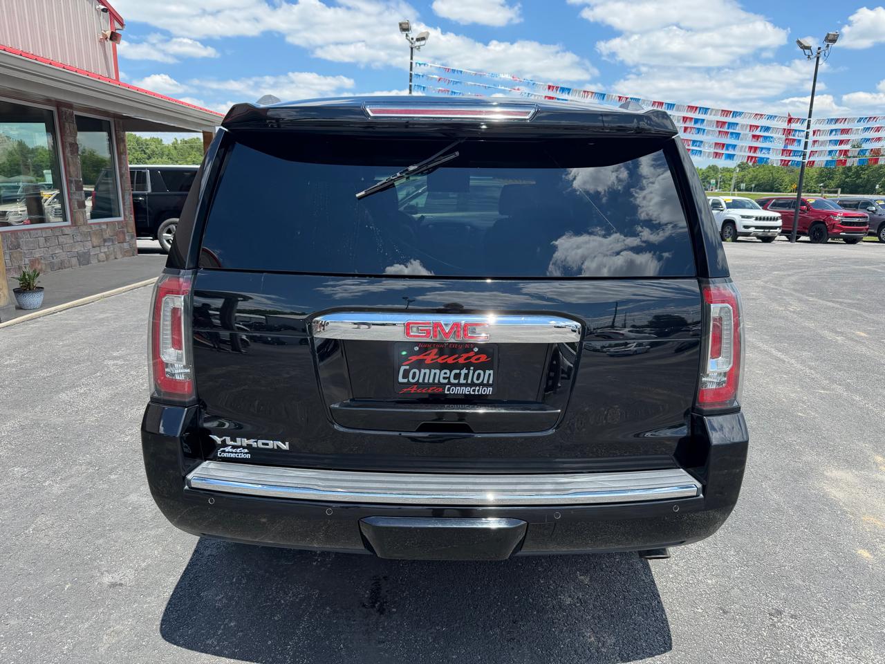 GMC Yukon 4WD 4dr Denali 2018