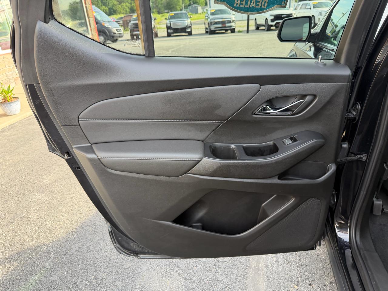 Chevrolet Traverse AWD 4dr LT Cloth w/1LT 2023