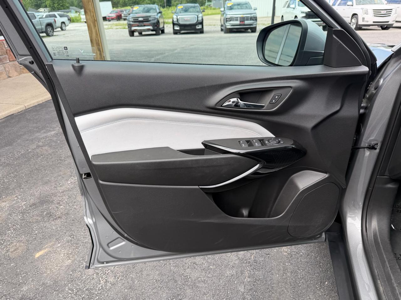 Chevrolet Trax FWD 4dr LT 2025