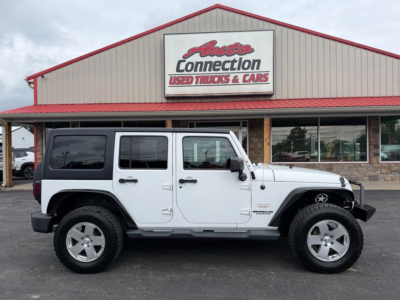 Jeep Wrangler Unlimited 4WD 4dr Sahara 2012