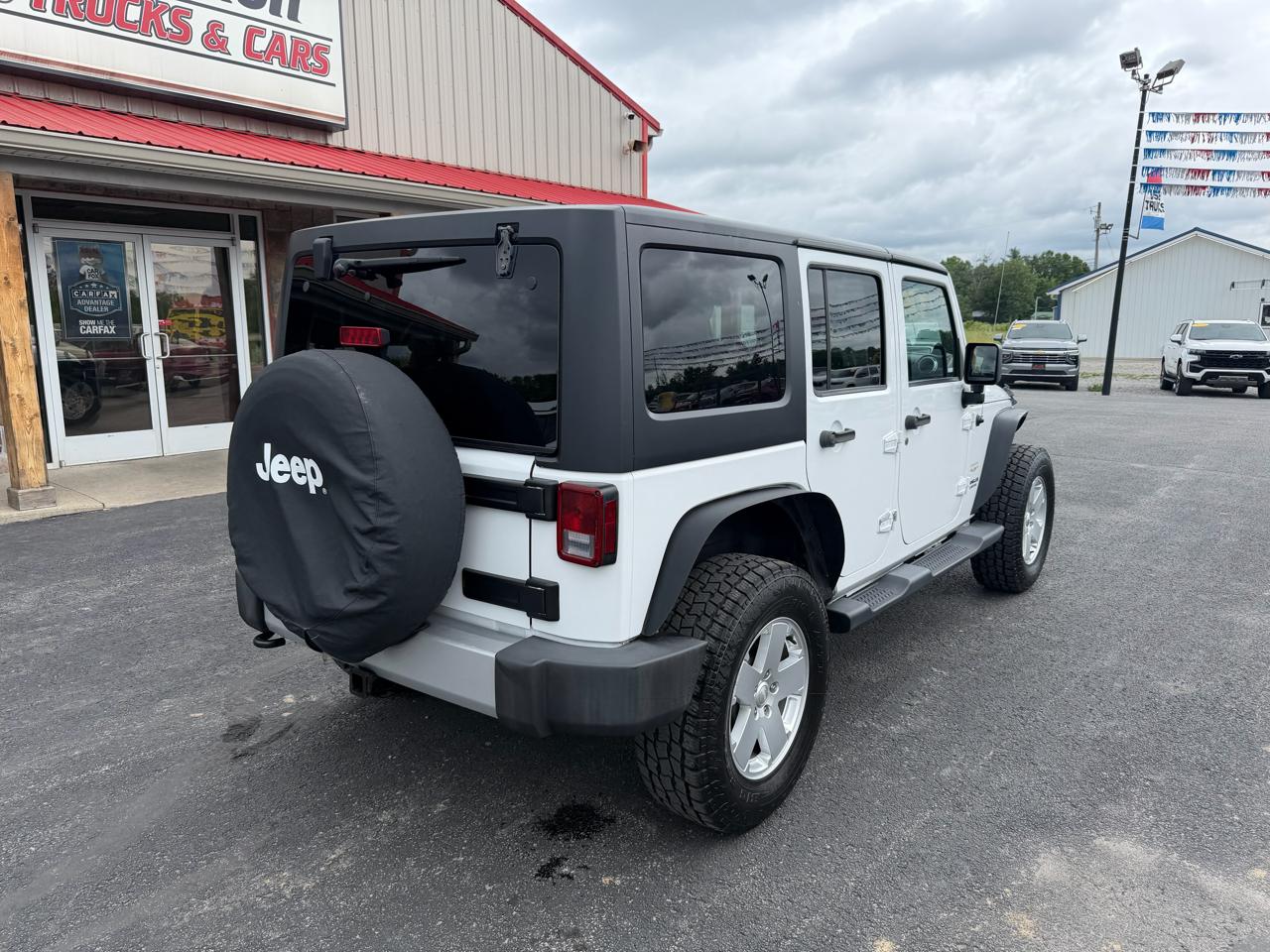 Jeep Wrangler Unlimited 4WD 4dr Sahara 2012