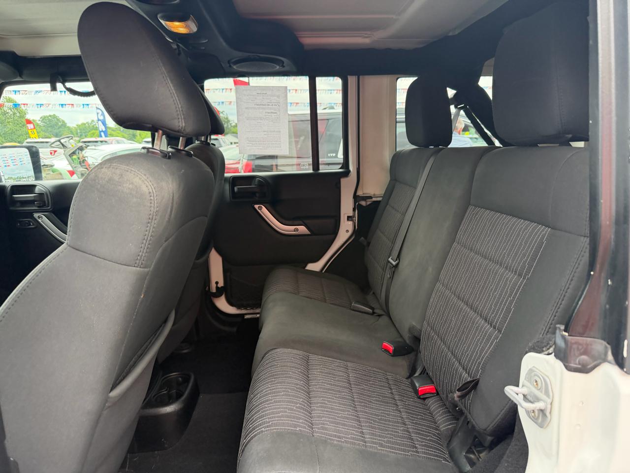 Jeep Wrangler Unlimited 4WD 4dr Sahara 2012